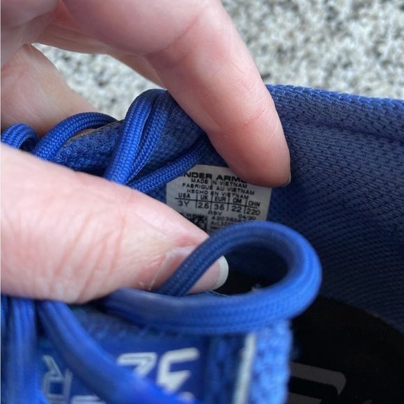 Boys Under Armour shoes - Picture 11 of 11